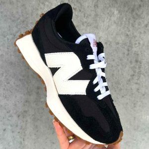 NEW BALANCE 327 Casual Women's Sneakers Shoes Black/White Leather Logo size 7